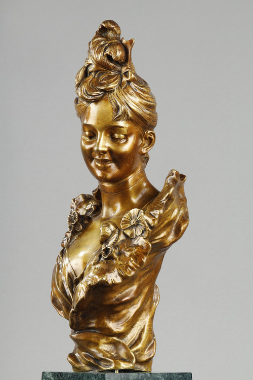 Busto di giovane donna della Belle Epoque di Victor Léopold BRUYNEEL