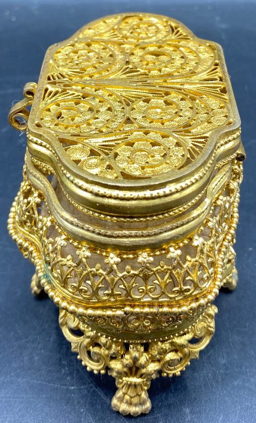 JEWELRY BOX