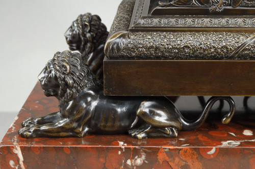 Obelisk-Pendeluhr aus patinierter und vergoldeter Bronze, Charles X