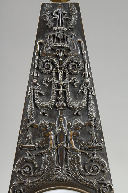 Obelisk-Pendeluhr aus patinierter und vergoldeter Bronze, Charles X