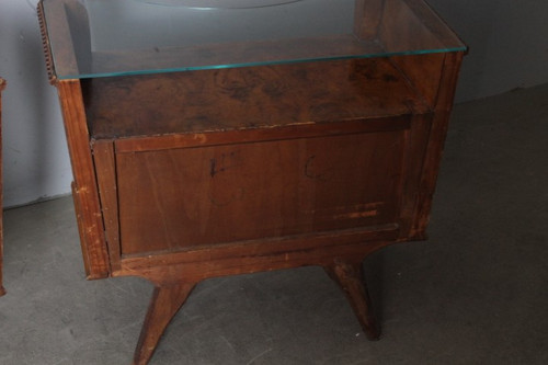 Antica Coppia comodini 1945 art deco noce. Milano . Top in vetro . Mis 70 x 33 x h 62 
