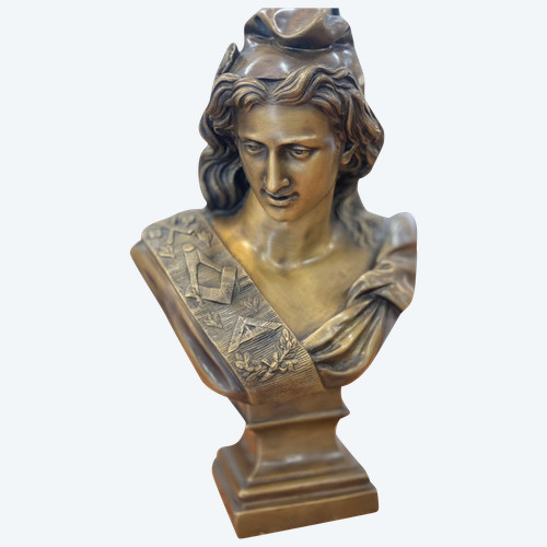 Marianne with Masonic attributes.