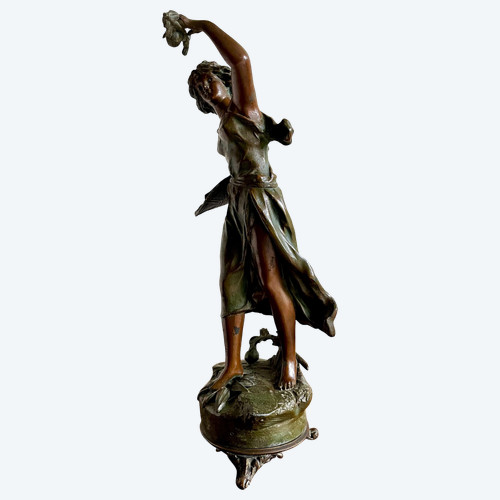 "La jeune fille aux fruits" regolo firmato TREMO (Georges OMERTH) inizio XX secolo.