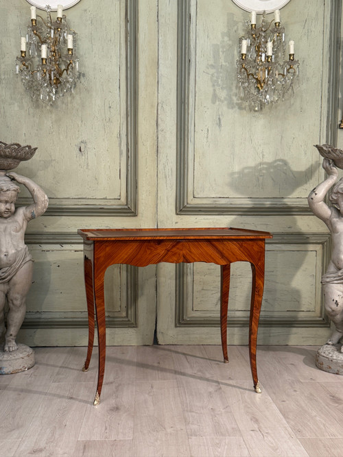 Scrivania da donna in palissandro di epoca Luigi XV, 1750 circa