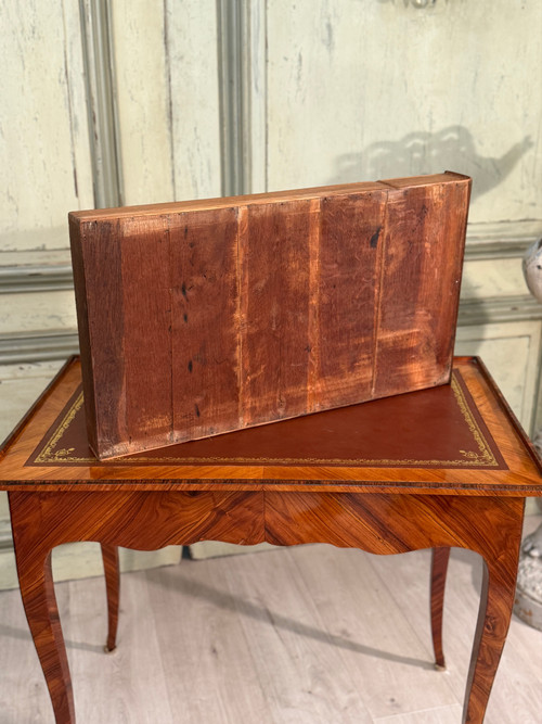 Scrivania da donna in palissandro di epoca Luigi XV, 1750 circa