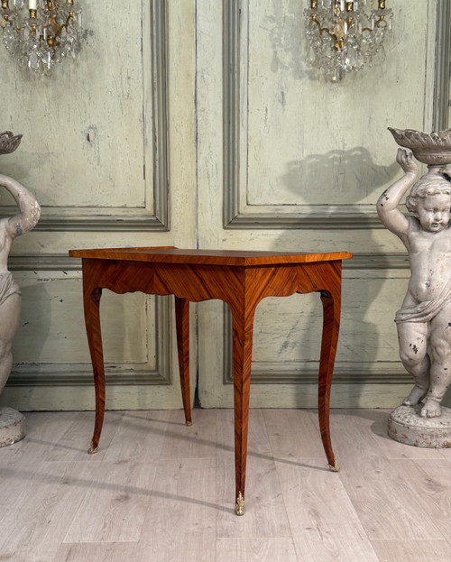 Scrivania da donna in palissandro di epoca Luigi XV, 1750 circa