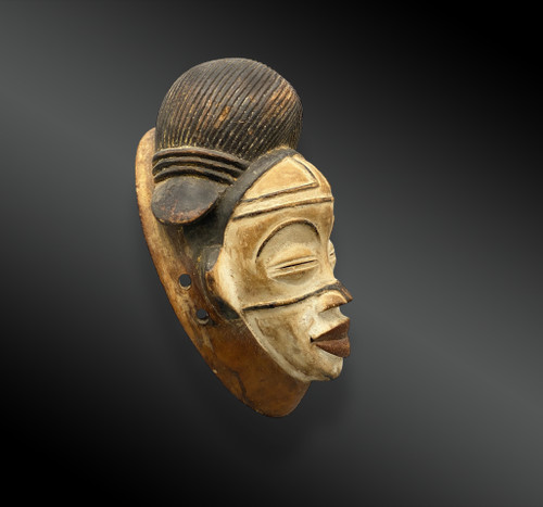 Masque anthropomorphe Okuyi Culture Punu, Sud du Gabon