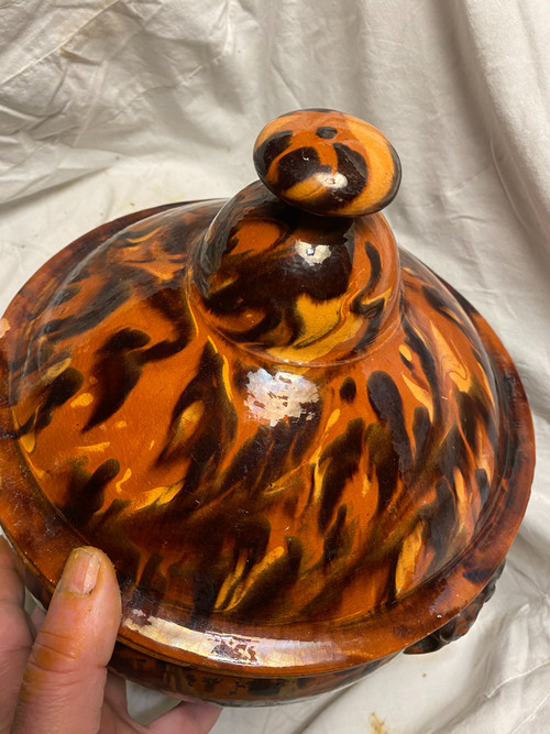 beautiful late 18th century tureen in marbled glazed earthenware, Louis XV style, ochre & brown, Provençal