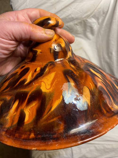 beautiful late 18th century tureen in marbled glazed earthenware, Louis XV style, ochre & brown, Provençal