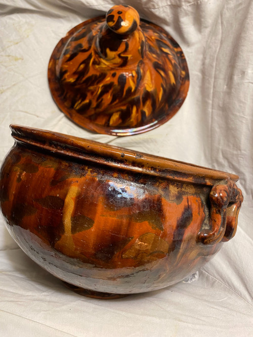 beautiful late 18th century tureen in marbled glazed earthenware, Louis XV style, ochre & brown, Provençal