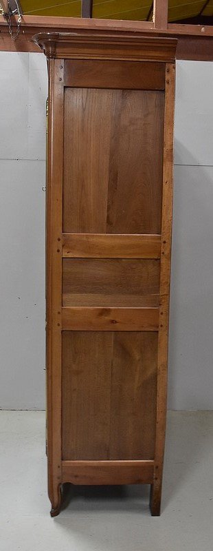 Mobile regionale a quattro porte, in ciliegio biondo, periodo Luigi XV - 1810 - 1820
