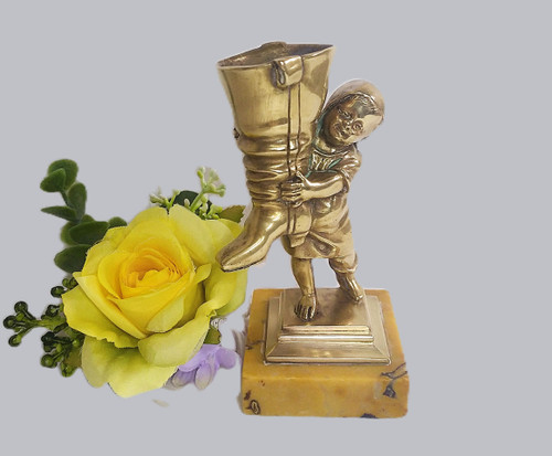 Stivale porta fiammiferi con scultura in bronzo delle Sette Leghe 