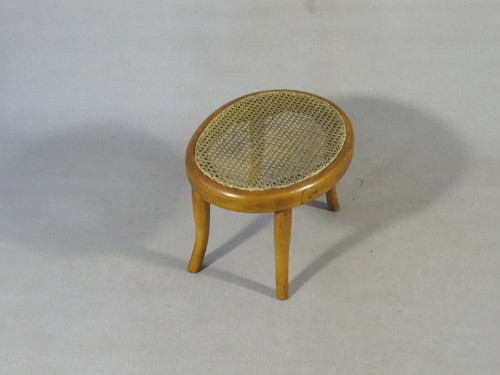 Caned foot stool, 1910 by Mundus, no Thonet- FUßSCHEMEL Père La chaise C
