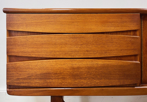 Vintage Scandinavian teak sideboard 1950/1960