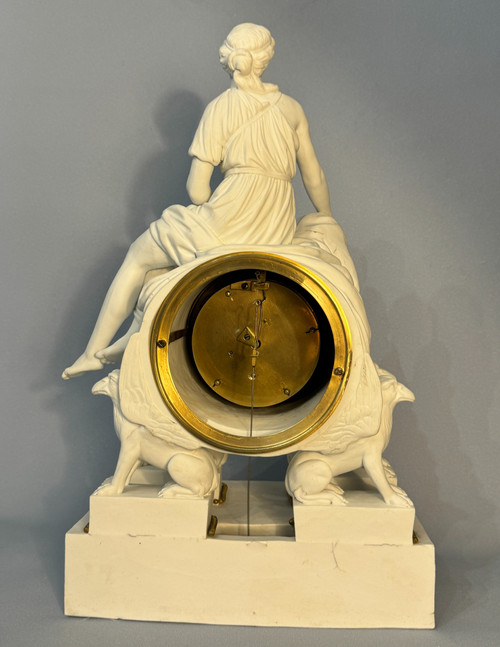 Allegorische Louis XVI-Uhr aus Biskuit „Uranie“ aus der Zeit des 18. Jahrhunderts 