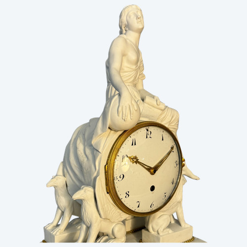 Allegorische Louis XVI-Uhr aus Biskuit „Uranie“ aus der Zeit des 18. Jahrhunderts 