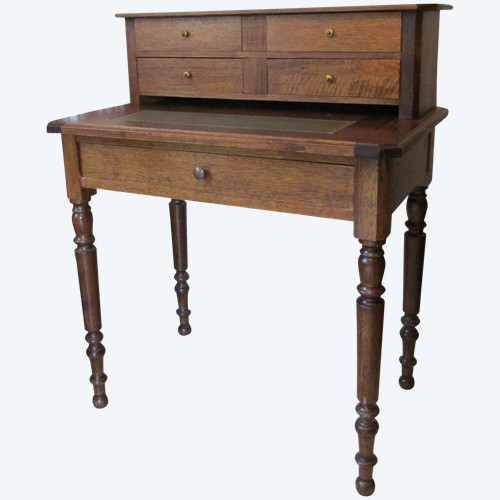 Petit Bureau