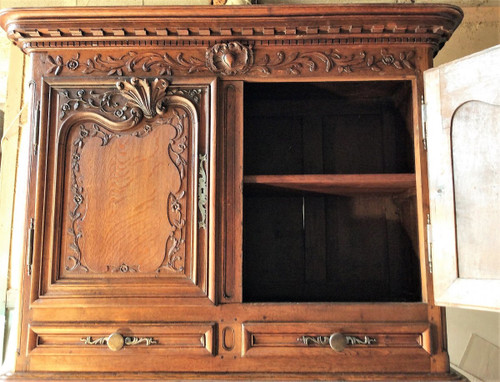 Louis XIV Two-Body Buffet in Carved Oak - Late 17th Century