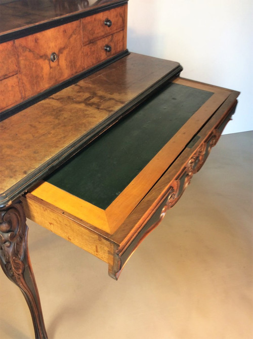 25? REMISE - Bureau à Gradins En Noyer  - Epoque Fin 19ème