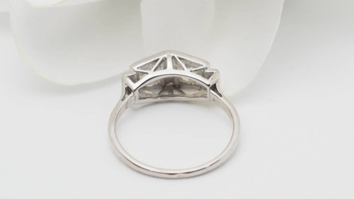 Anello Art Déco in oro bianco e platino, diamanti
