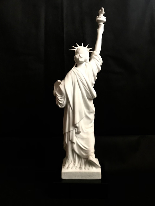 LIBERTÉ CHÉRIE / LA LIBERTÉ ÉCLAIRANT LE MONDE / LIBERTY ENLIGHTENING THE WORLD/ en biscuit 