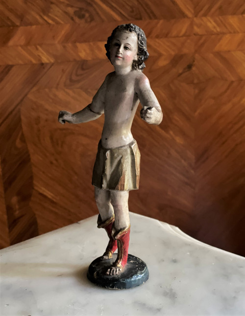Fein geschnitzter und polychromierter Holzengel aus dem 17. Jahrhundert in Italien