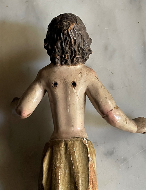 Fein geschnitzter und polychromierter Holzengel aus dem 17. Jahrhundert in Italien