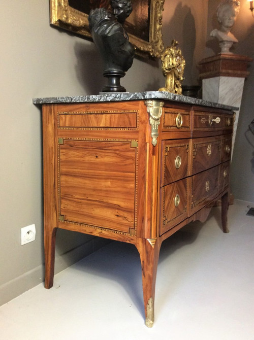 Remise 25\%  - Estampillée "F. Delorme" - Commode Pantalonnière - 18ème Siècle
