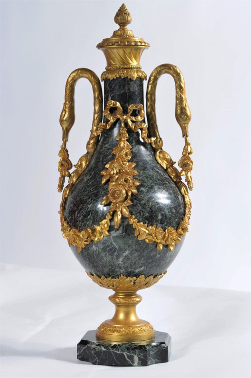 Remise 25\% jusqu'au 30.11 - Pair De Vases Décoratifs En Marbre Et Bronze Doré - XIXème