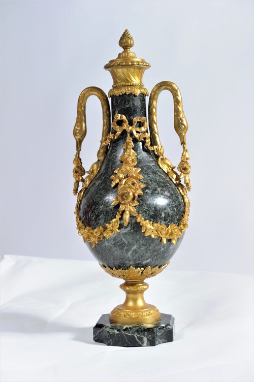 Remise 25\% jusqu'au 30.11 - Pair De Vases Décoratifs En Marbre Et Bronze Doré - XIXème