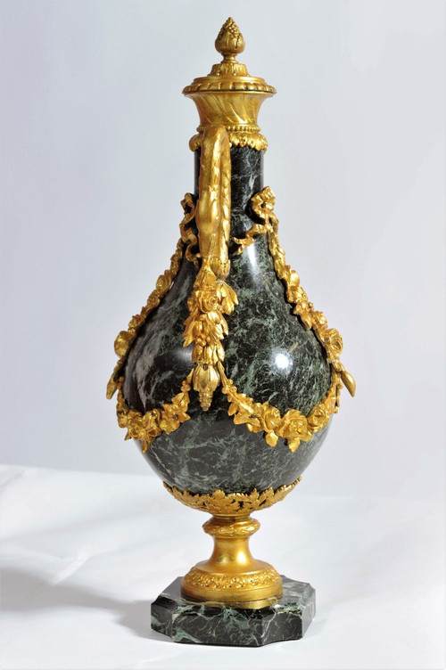 Remise 25\% jusqu'au 30.11 - Pair De Vases Décoratifs En Marbre Et Bronze Doré - XIXème