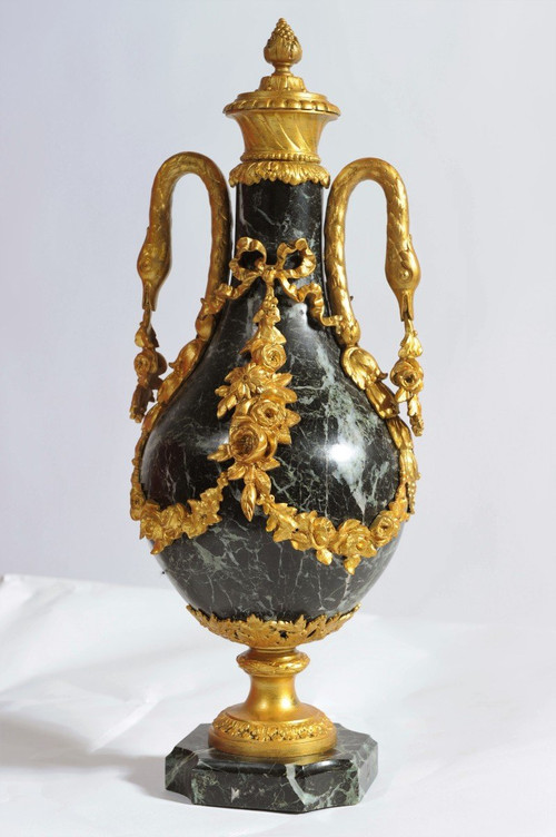 Remise 25\% jusqu'au 30.11 - Pair De Vases Décoratifs En Marbre Et Bronze Doré - XIXème