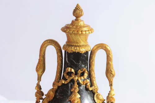 Remise 25\% jusqu'au 30.11 - Pair De Vases Décoratifs En Marbre Et Bronze Doré - XIXème