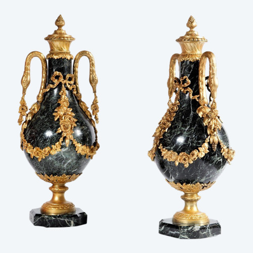Remise 25\% jusqu'au 30.11 - Pair De Vases Décoratifs En Marbre Et Bronze Doré - XIXème