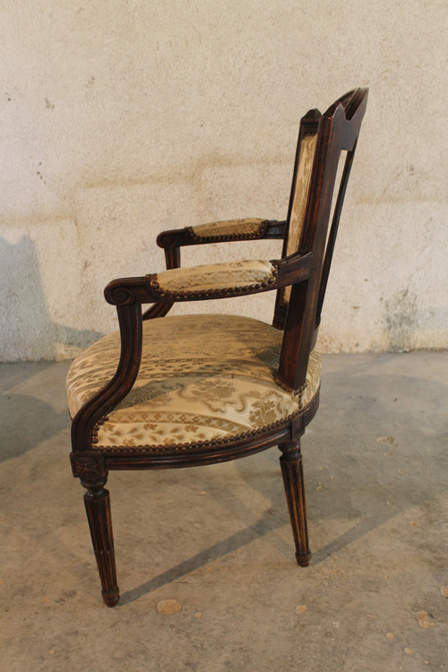 3 Poltrone Luigi XVI in faggio intagliato e modanato, fine XVIII secolo