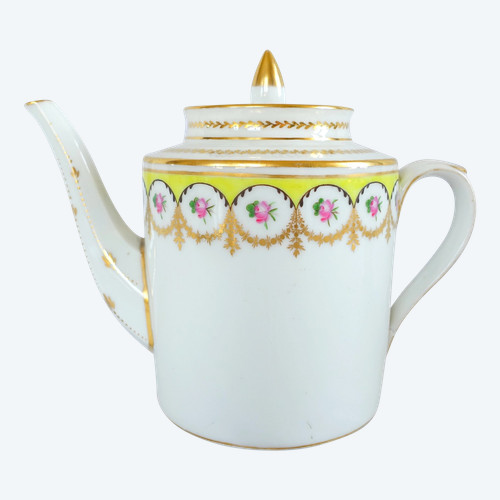 Manufacture Nast: teapot in Paris porcelain gilded with gold - Empire period - signed