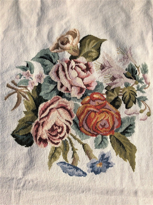 From 06.10 to 30.11 - Remise 25\% - Tapis Aux Petits Points à Fond Blanc Et Décor Floral -