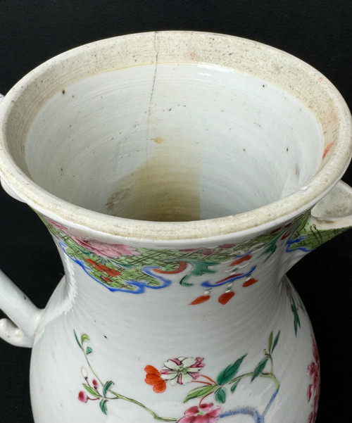 Porcelain jug from China Compagnie Indes Famille rose Qianlong period