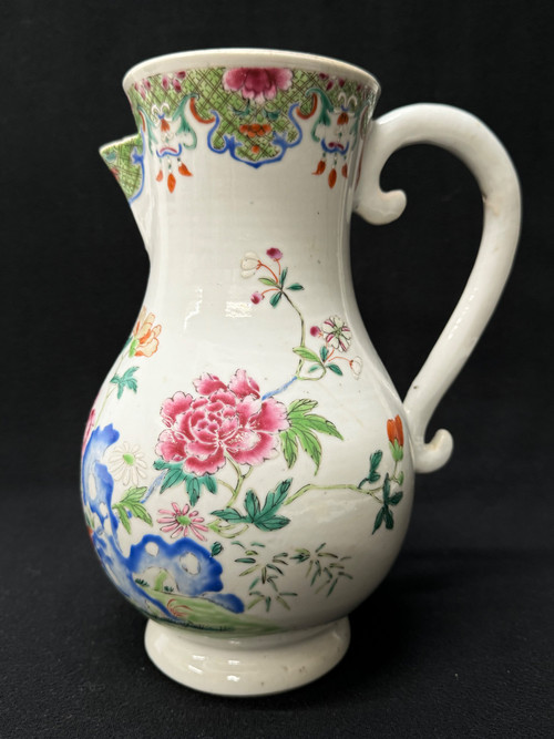 Porcelain jug from China Compagnie Indes Famille rose Qianlong period