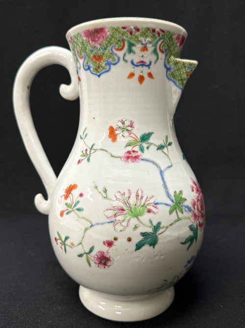 Porcelain jug from China Compagnie Indes Famille rose Qianlong period