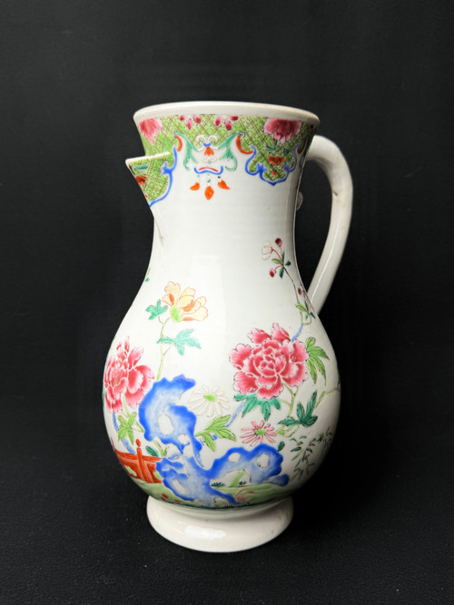 Porcelain jug from China Compagnie Indes Famille rose Qianlong period