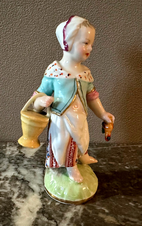 Statuina in porcellana tedesca, fine del XIX secolo