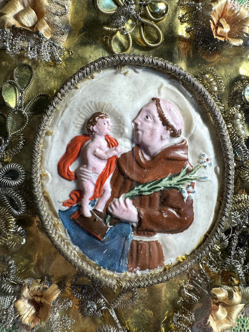Cadre reliquaire Italien aux tendres couleurs - tout début XIXe