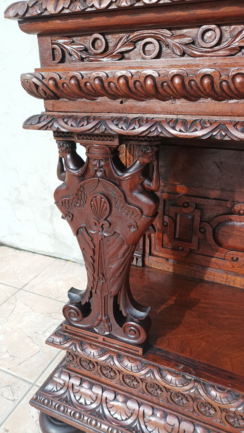 Renaissance sideboard in carved walnut 19th century
