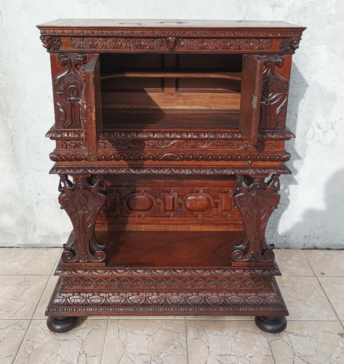 Renaissance sideboard in carved walnut 19th century