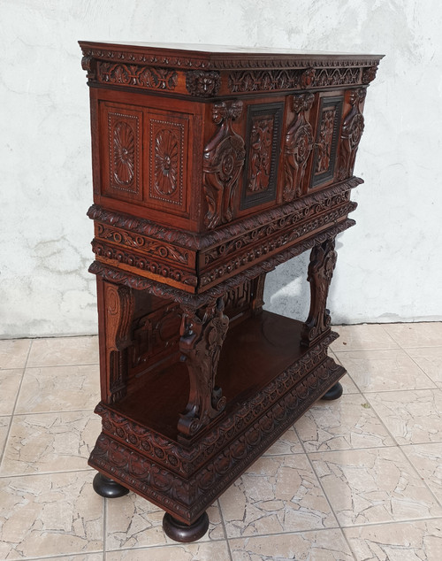 Renaissance sideboard in carved walnut 19th century