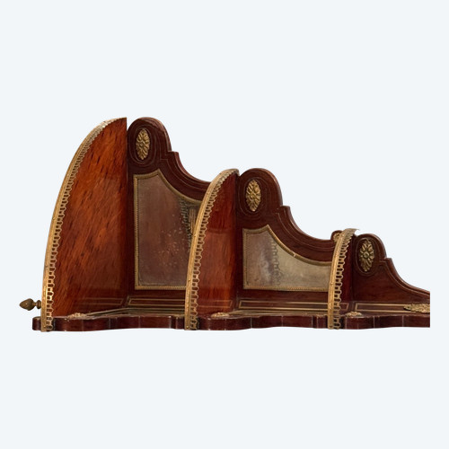 Paire d'Etagères d'Angle Acajou Moucheté de Style Louis XVI XIXème
