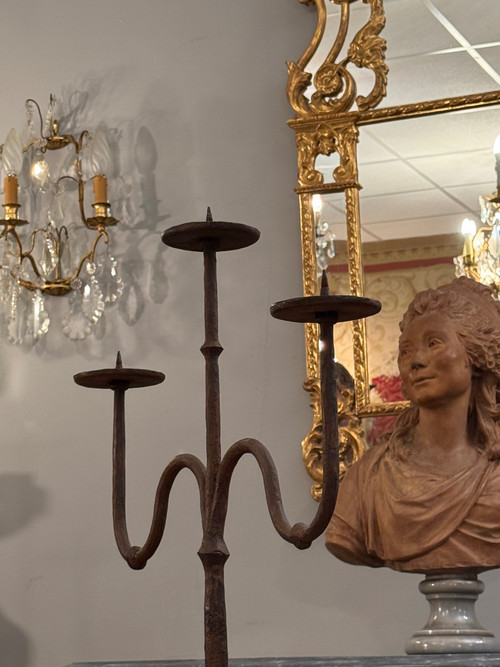 Candelabro da castello in ferro battuto del XVI secolo
