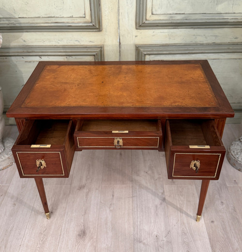 Leonard Boudin, Bureau Plat En Acajou d'Eoque Louis XVI Estampillé Vers 1780