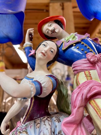 PARIS, MANUFACTURE de JEAN-BAPTISTE GILLE dit GILLE JEUNE (1837-1868). Beau Groupe de danseurs en biscuit polychrome XIXème siècle.